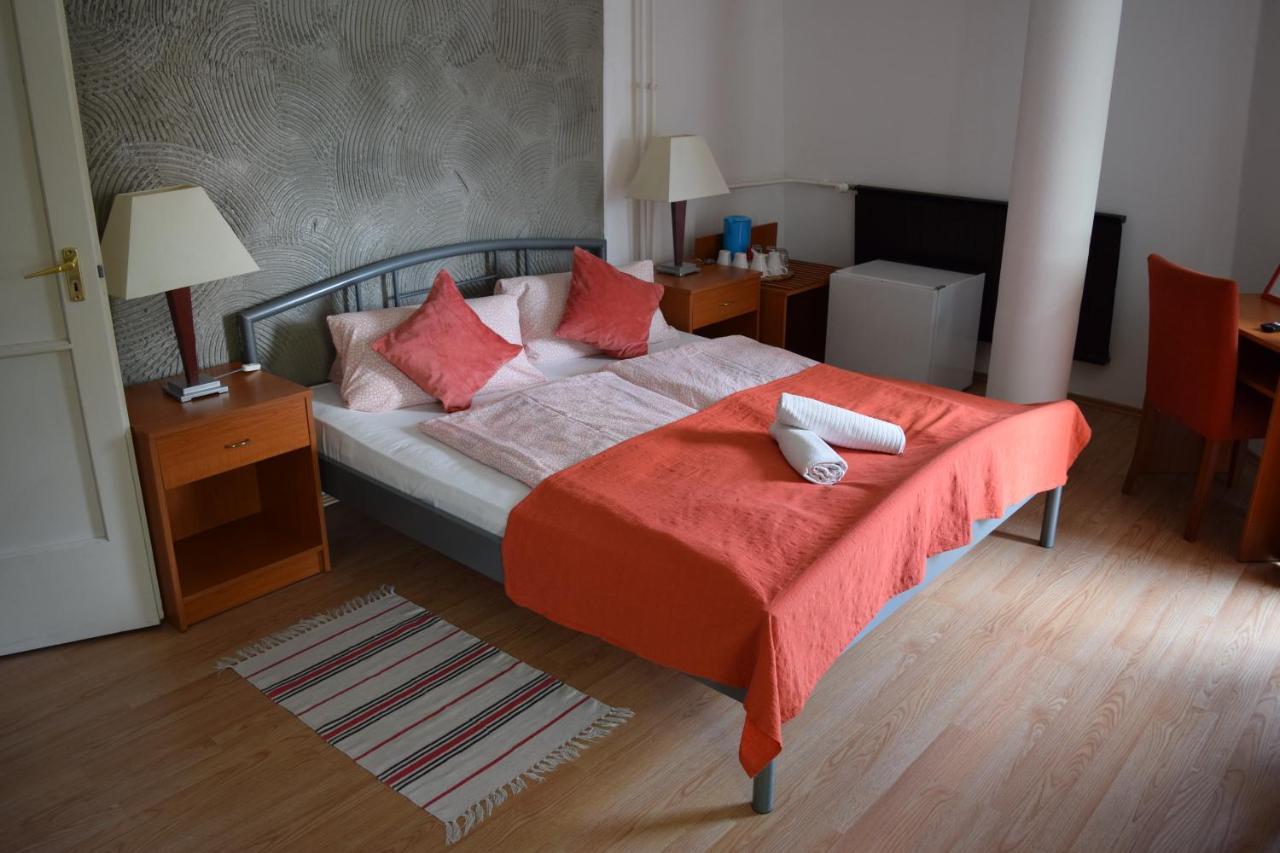 Bed & Breakfast Belvarosi Panzio 3*